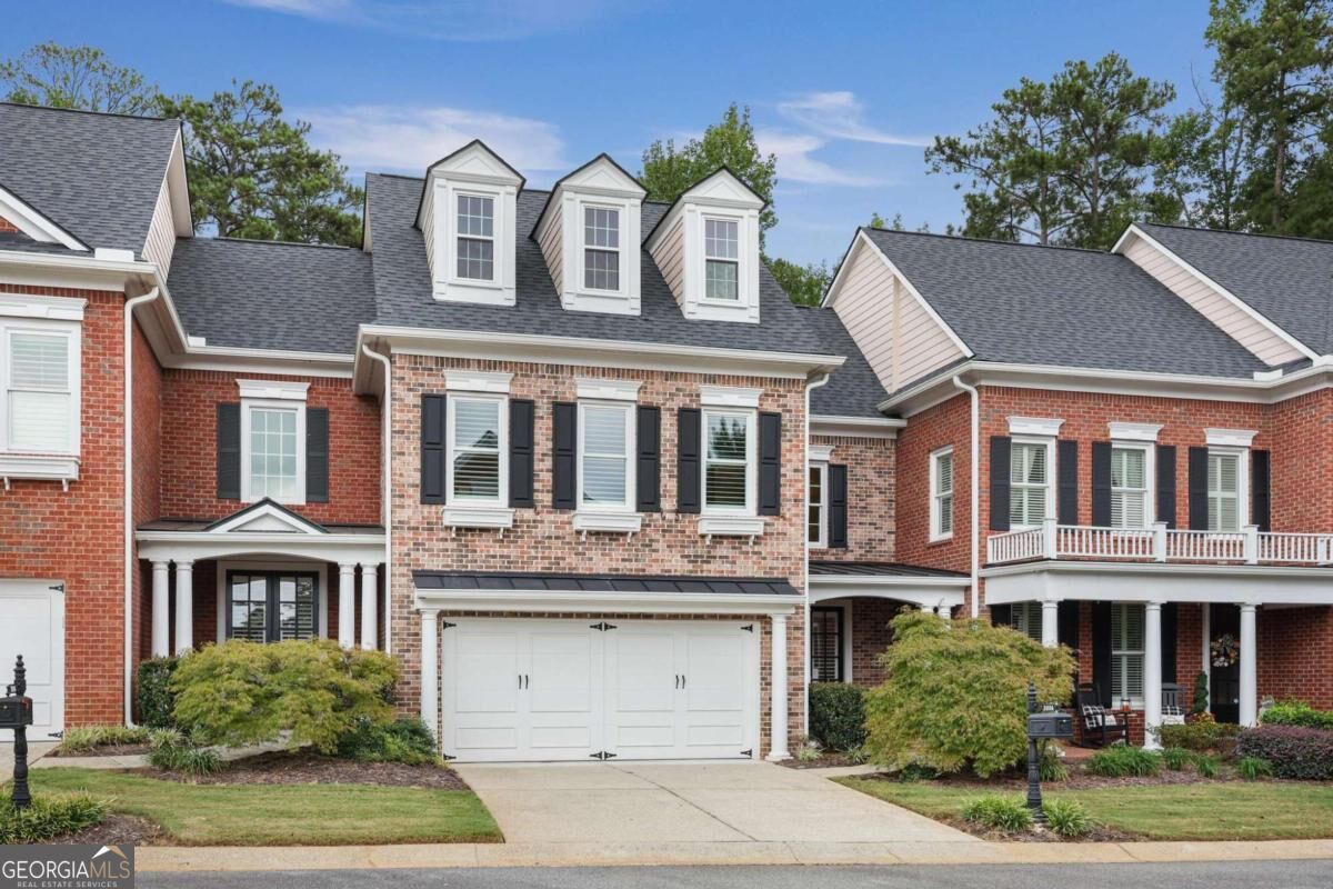 3004 Village Green CIR
