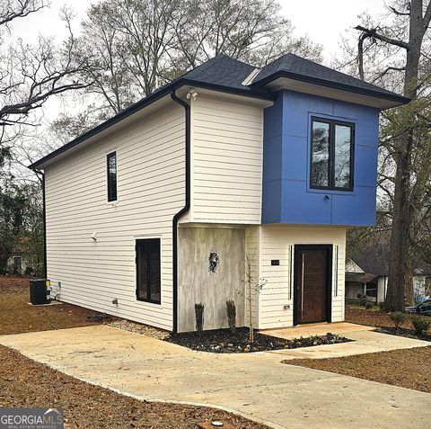 Photo of 233 E Tinsley Street, Griffin, GA 30223 (MLS # 10655231)