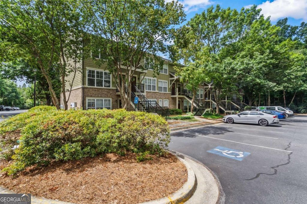 Photo of 660 Barnett Shoals Rd #421, Athens, GA 30605 (MLS # 10711136)