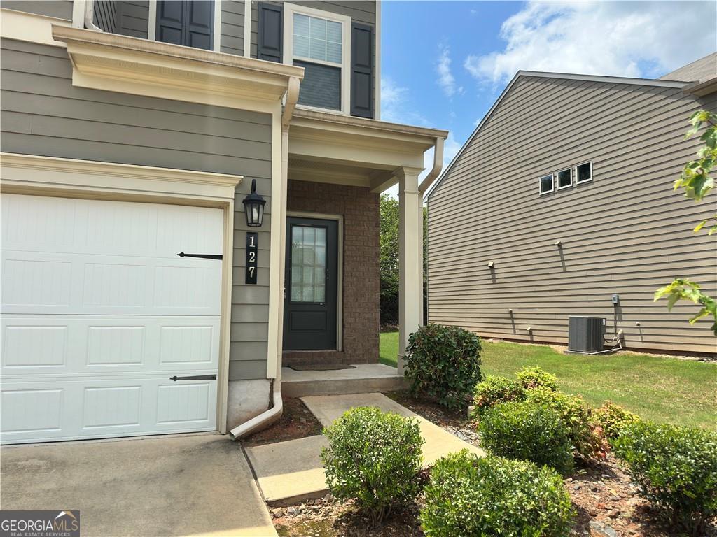 127 CHARCOAL IVES DR