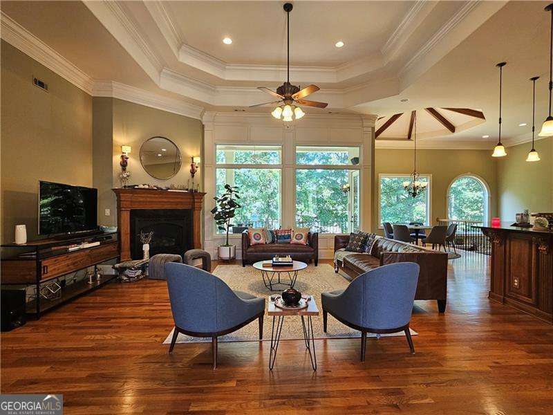 707 Bethpage DR
