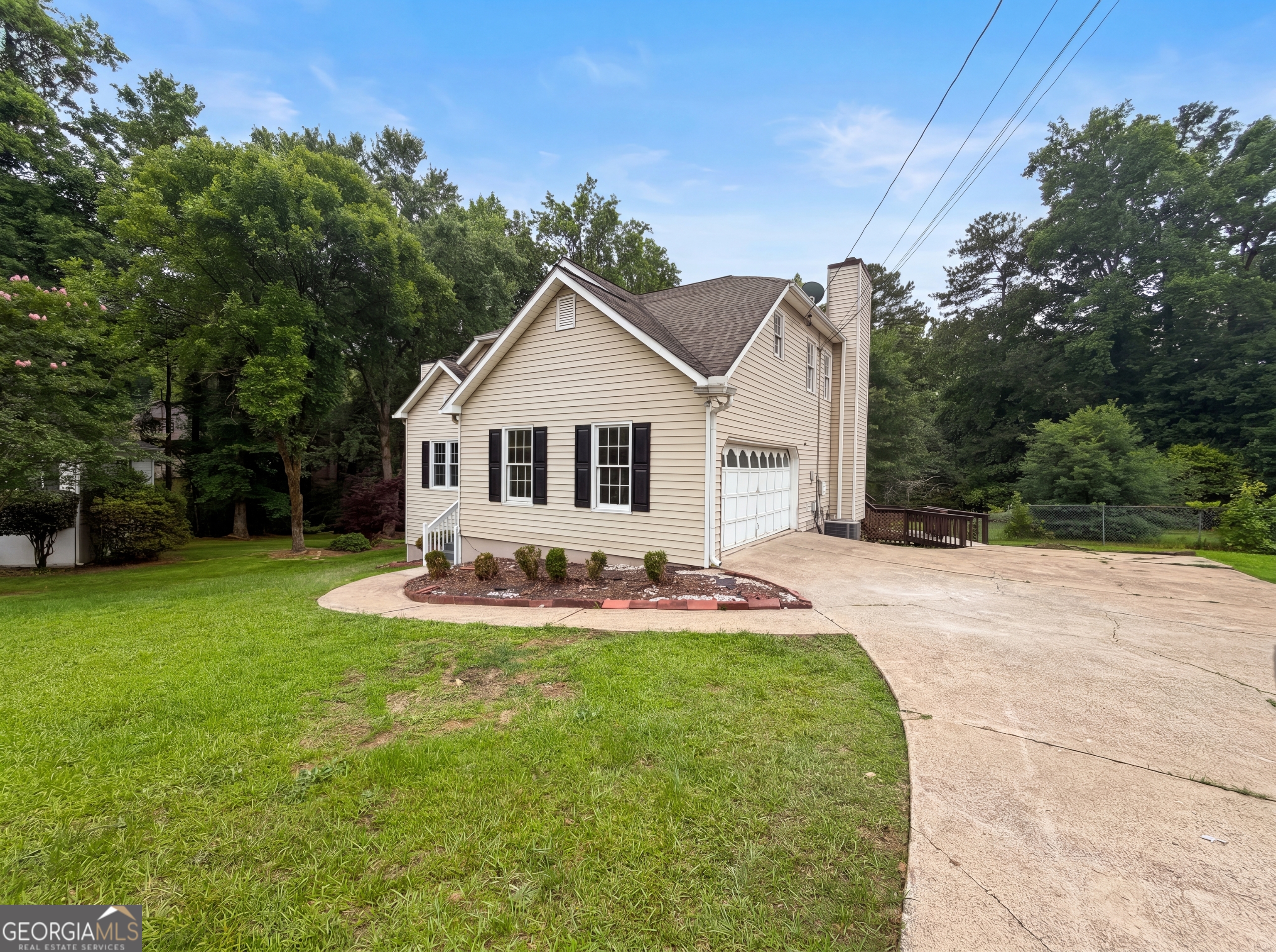 3162 Oak Leaf CT SW