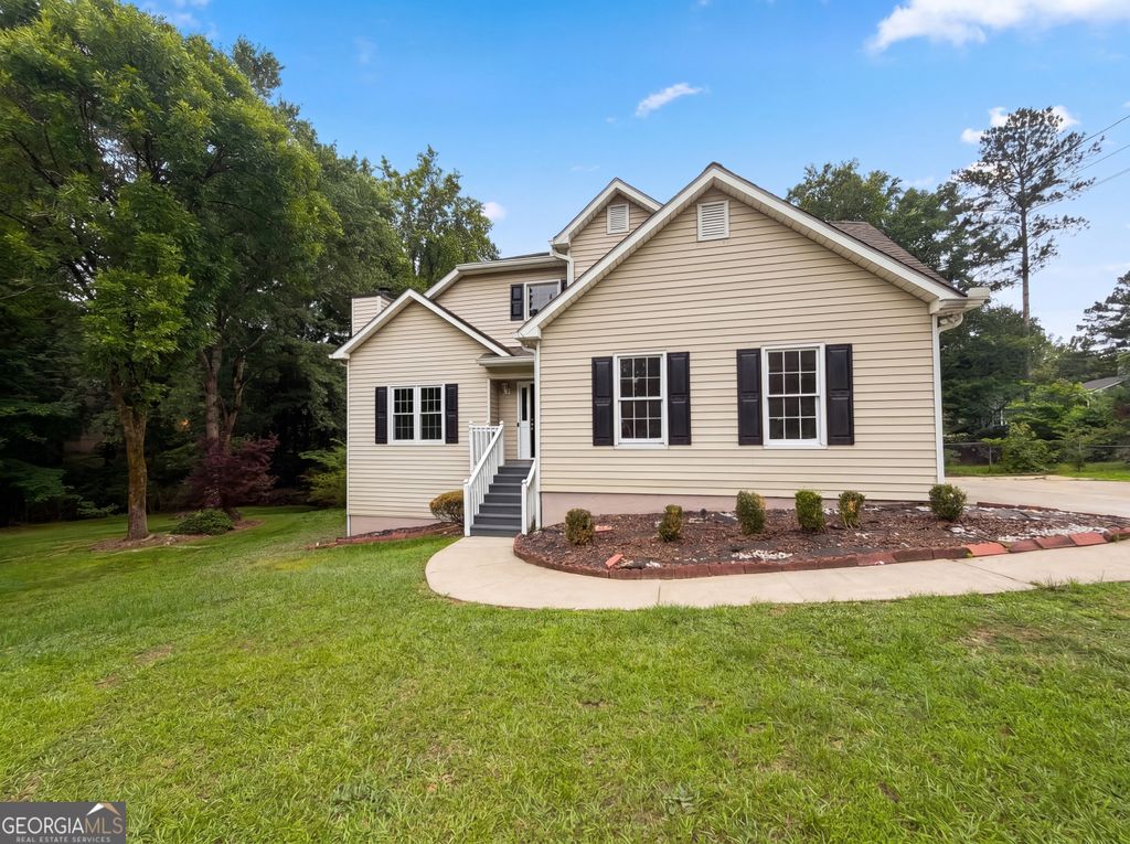 Photo of 3162 Oak Leaf Court SW, Marietta, GA 30064 (MLS # 10787884)