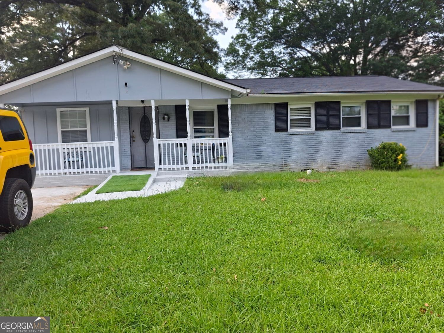 Three sided brick ranch home. 4 bedrooms (1 w/o closet) and 3 full bathrooms. Nice kitchen and a kitchenette. Nice corner lot. On bus route. Also, it is less than 5 minutes from Southern Regional Medical Center. Covered front porch. Great opportunity for anyone looking for a nice affordable home or rent out the fourth room as an airbnb studio room. No HOA, no rental restrictions, great opportunity for investors. Near the airport and just a few minutes from the interstate hwy and about ten minutes from the mall, and shopping centers and restaurants. You will love your new home and location.