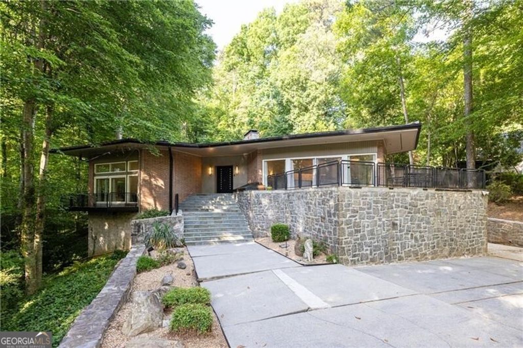 Photo of 770 Kings Way NW, Atlanta, GA 30327 (MLS # 10769213)