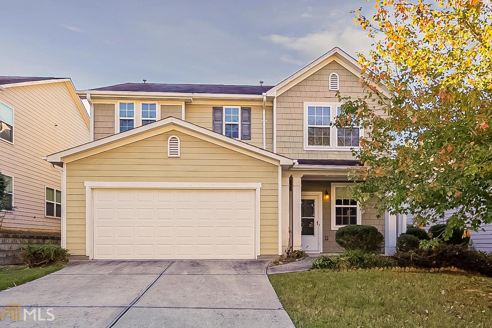 This Lithia Springs two-story home offers a two-car garage. This home is vacant and cleaned regularly.