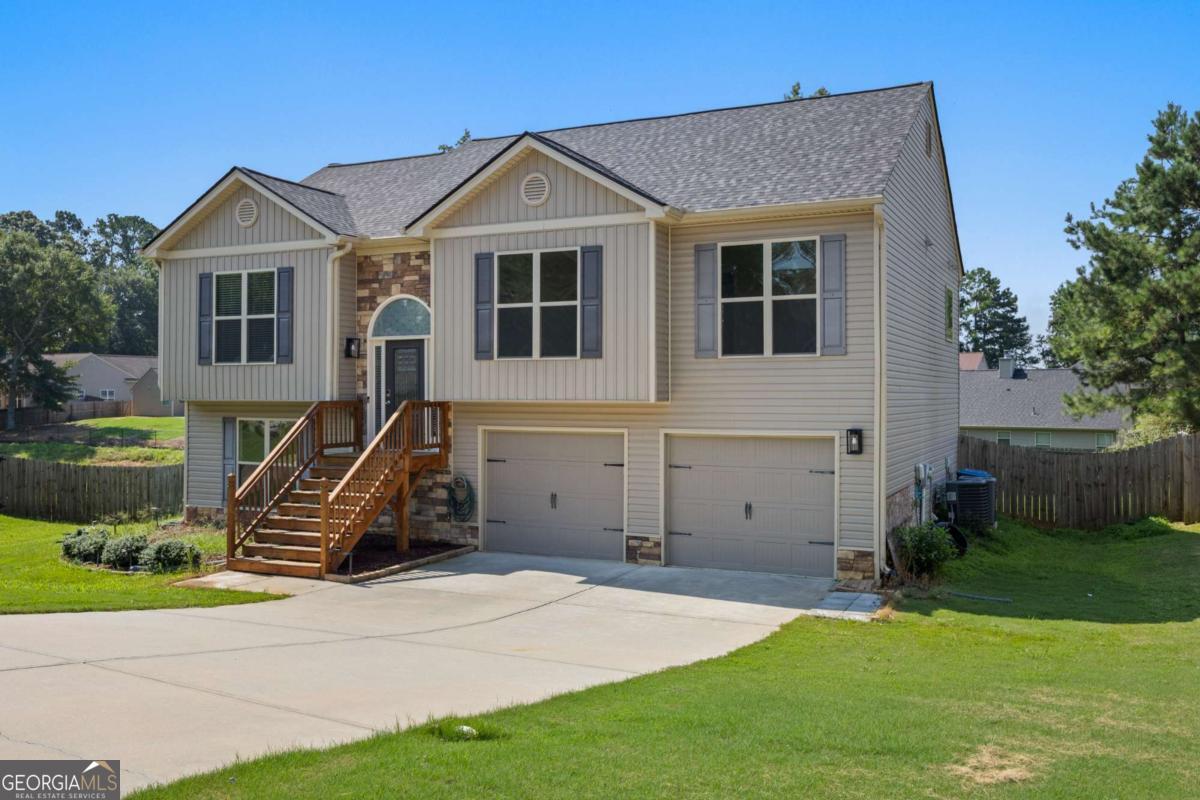 1529 Blakewood TRL