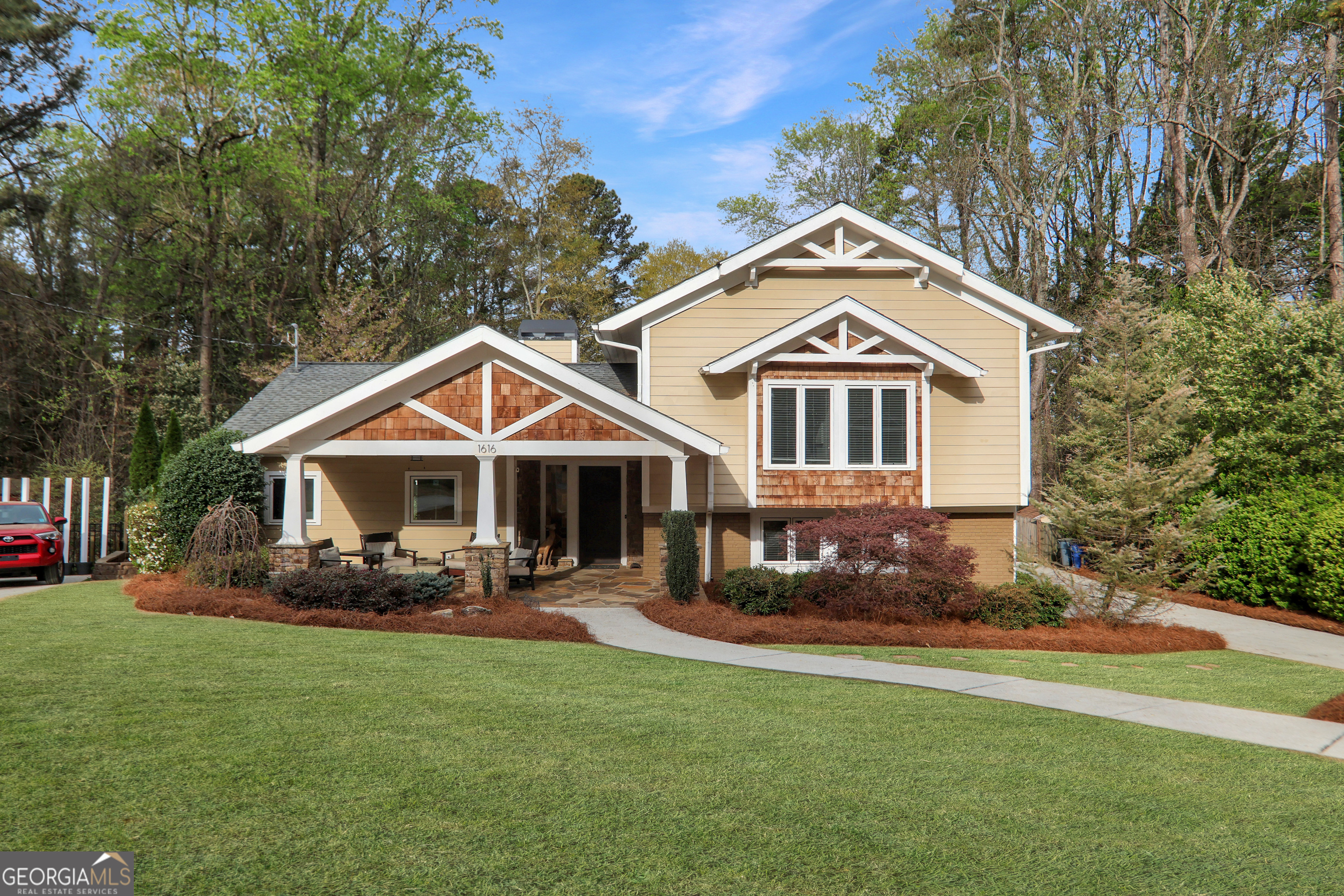 1616 Northlake Springs CT