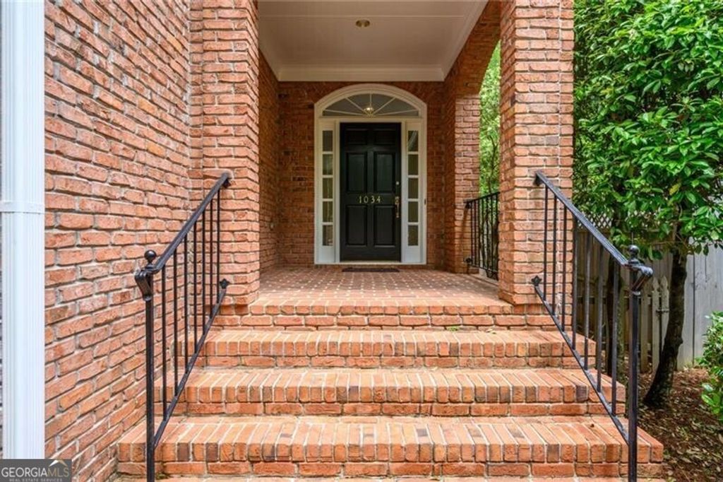 Photo of 1034 Saint James Crossing, Brookhaven, GA 30319 (MLS # 10738022)