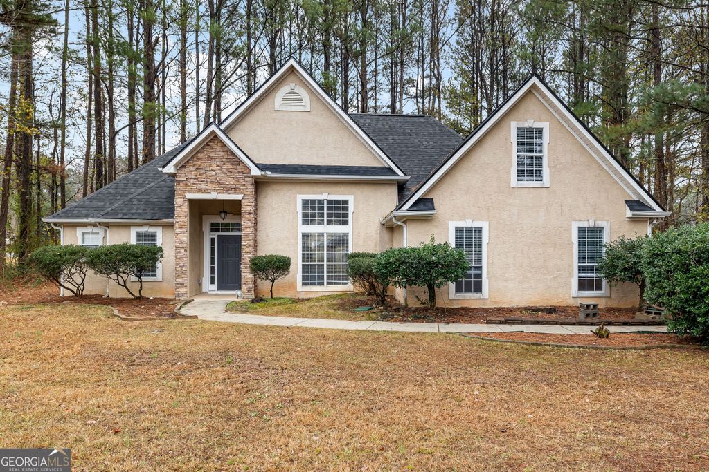 Photo of 193 Kingsbrook Circle, Newnan, GA 30265 (MLS # 10655822)