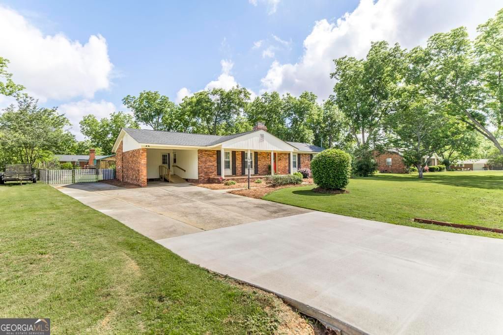 Photo of 1431 Tucker Road, Perry, GA 31069 (MLS # 10767945)