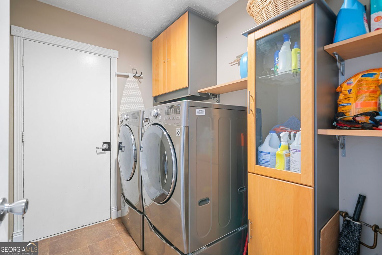 Suwanee, Georgia 30024, United States, 3 Bedrooms Bedrooms, ,2 BathroomsBathrooms,Residential,Active,192313