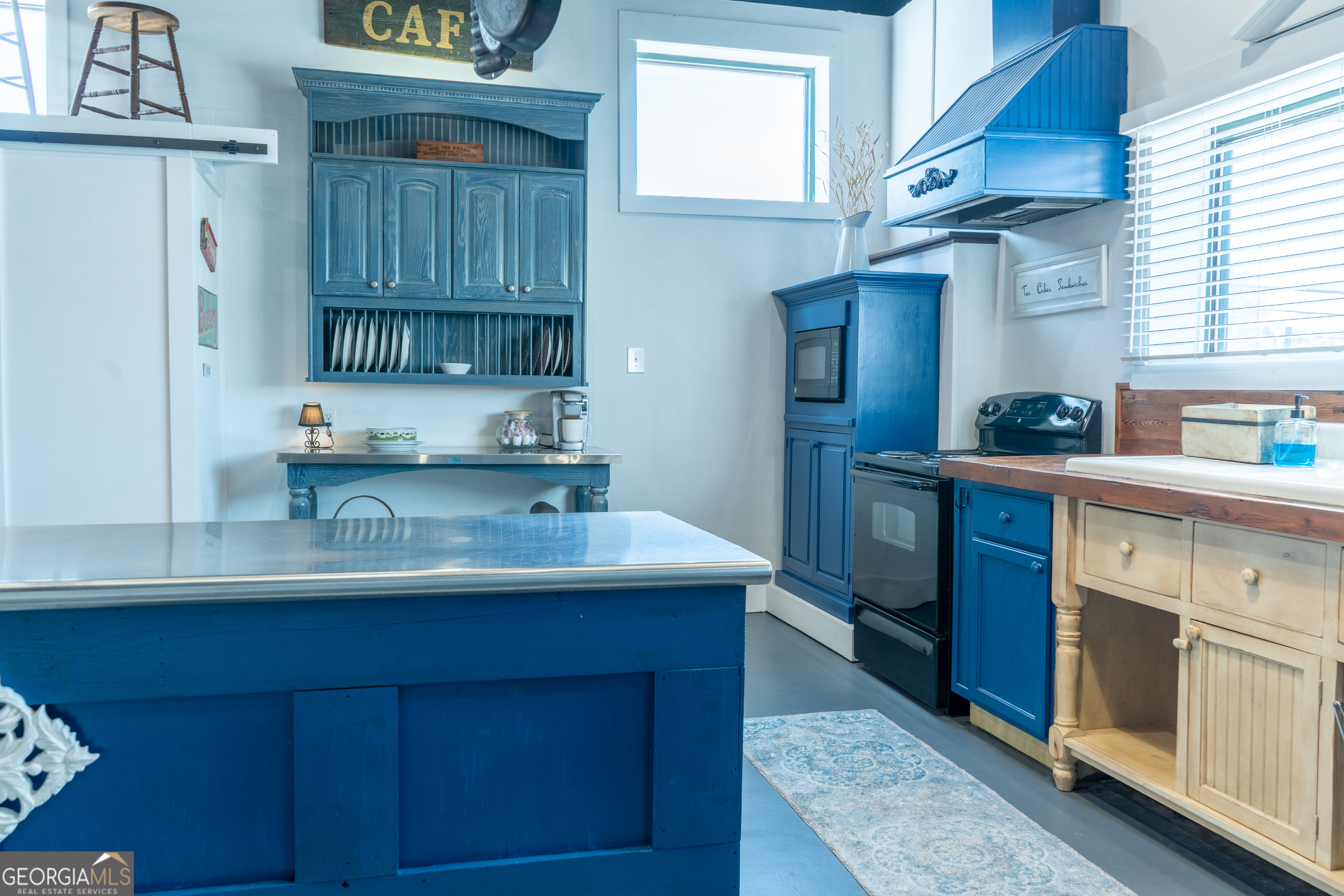 Toccoa, Georgia 30577, United States, 2 Bedrooms Bedrooms, ,4 BathroomsBathrooms,Residential,Active,105384