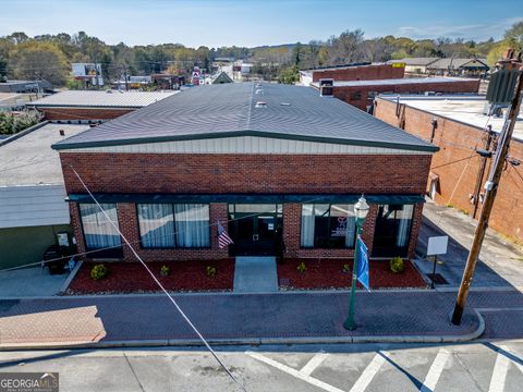 18 W Currahee ST Toccoa GA 30577