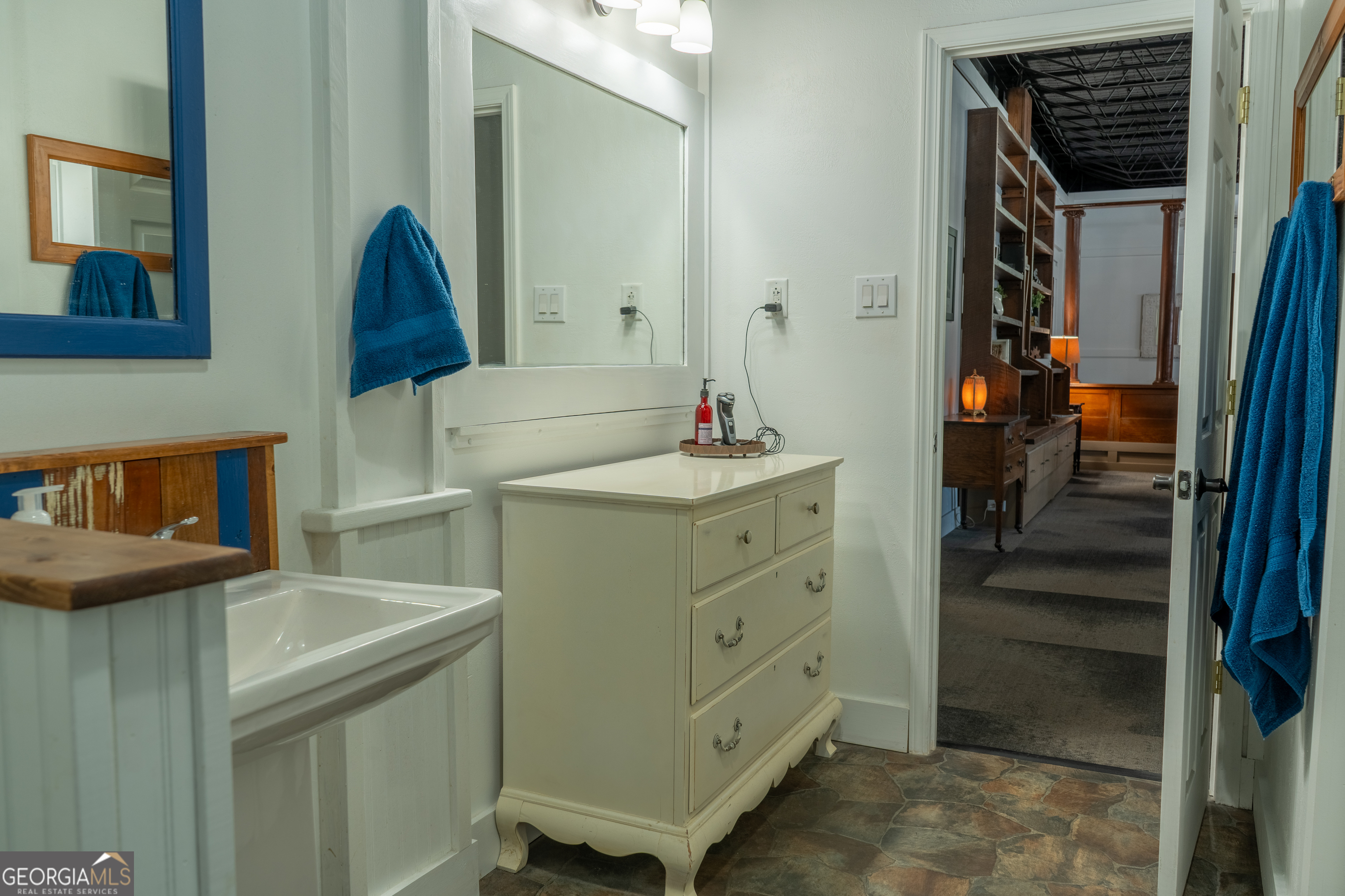 Toccoa, Georgia 30577, United States, 2 Bedrooms Bedrooms, ,4 BathroomsBathrooms,Residential,Active,105384