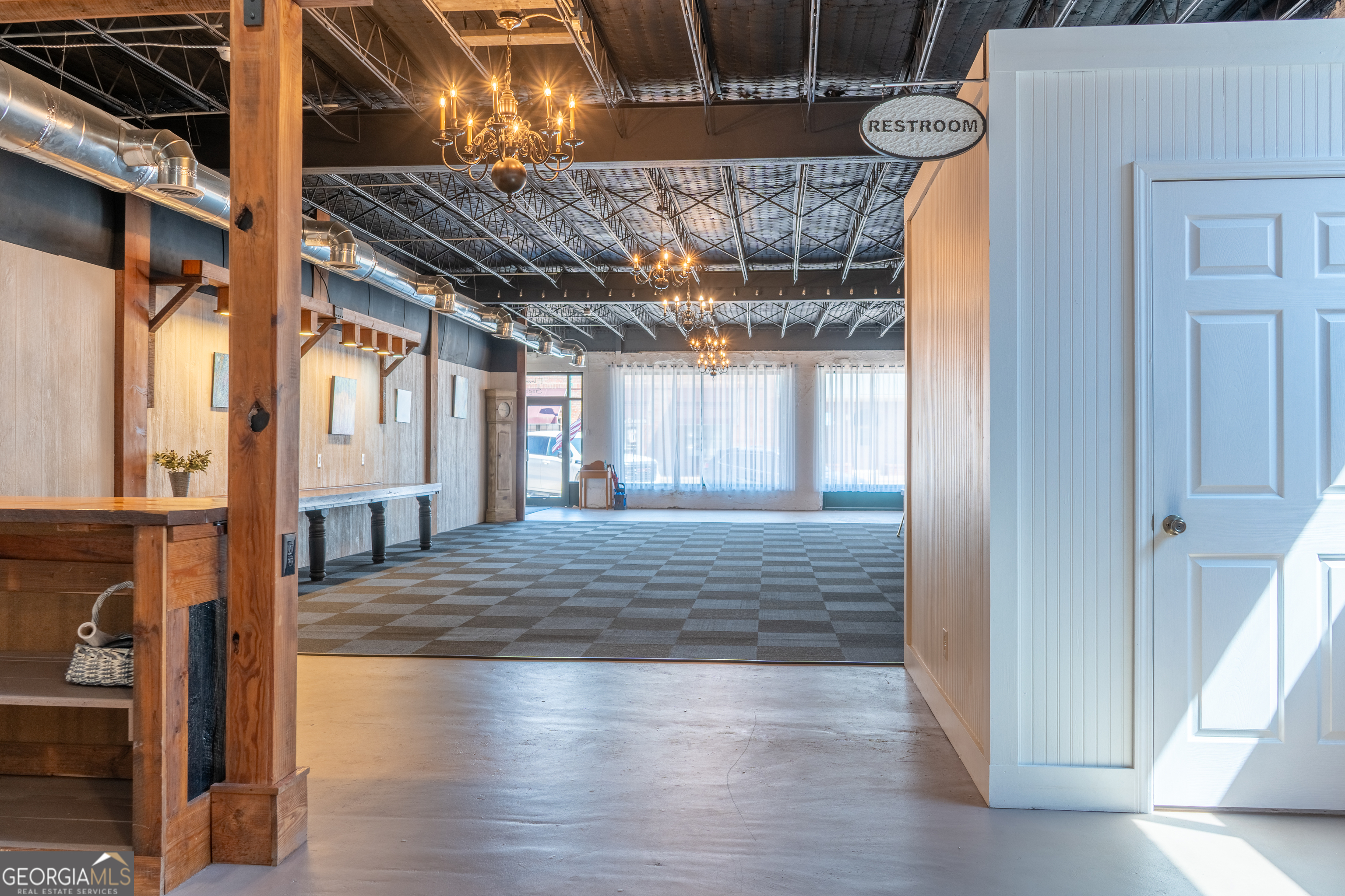 Toccoa, Georgia 30577, United States, 2 Bedrooms Bedrooms, ,4 BathroomsBathrooms,Residential,Active,105384