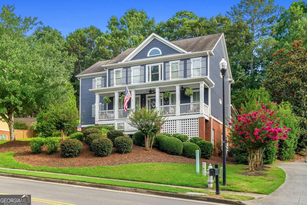 321 River Green AVE