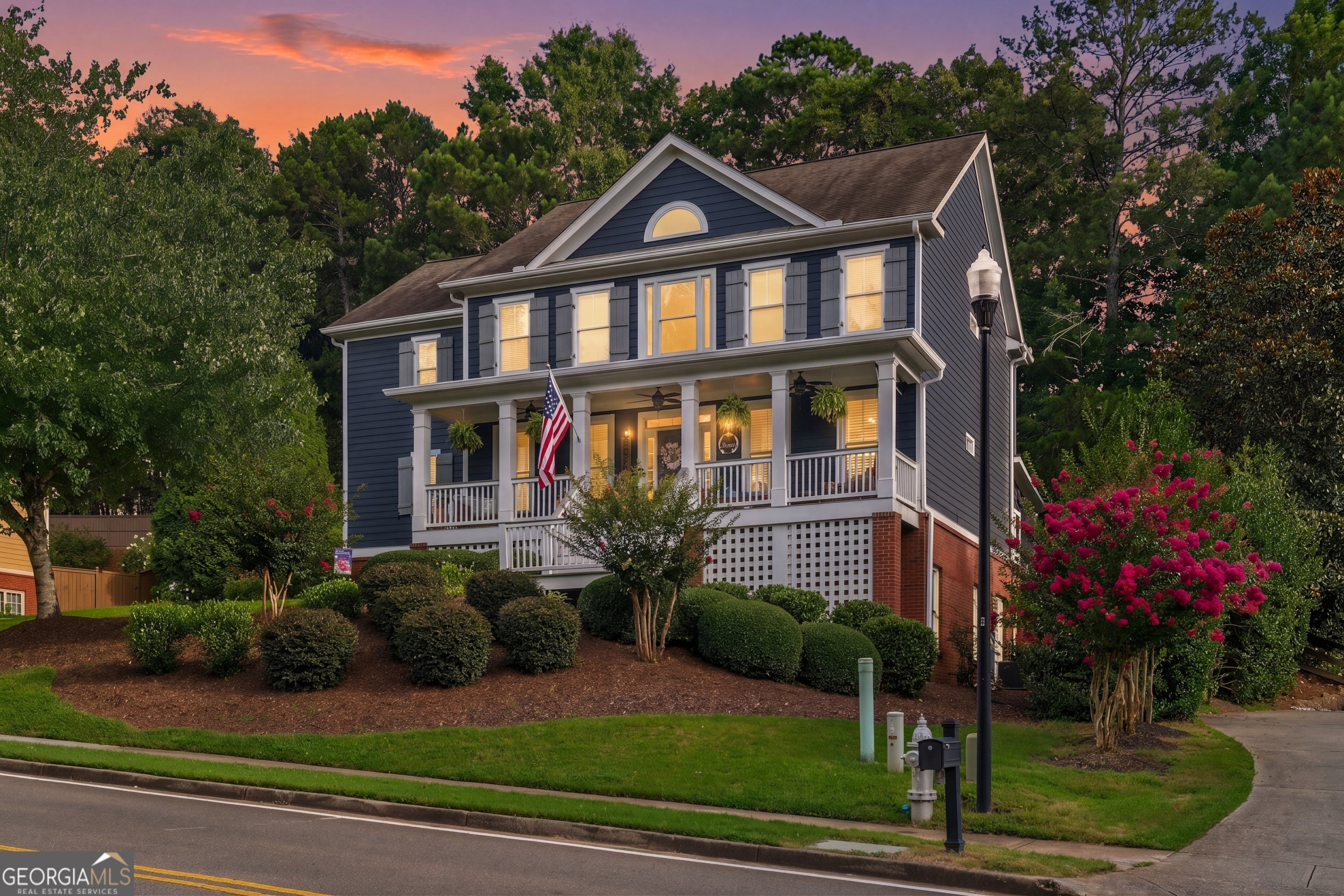 321 River Green AVE