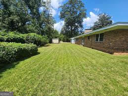 1918 Country Club RD