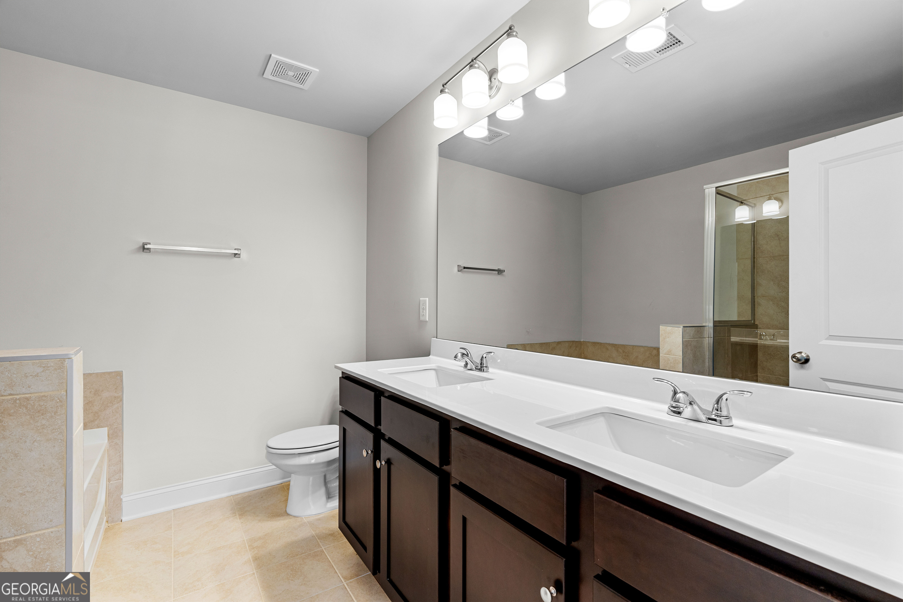 Covington, Georgia 30014, United States, 3 Bedrooms Bedrooms, ,3 BathroomsBathrooms,Residential,Active,197117