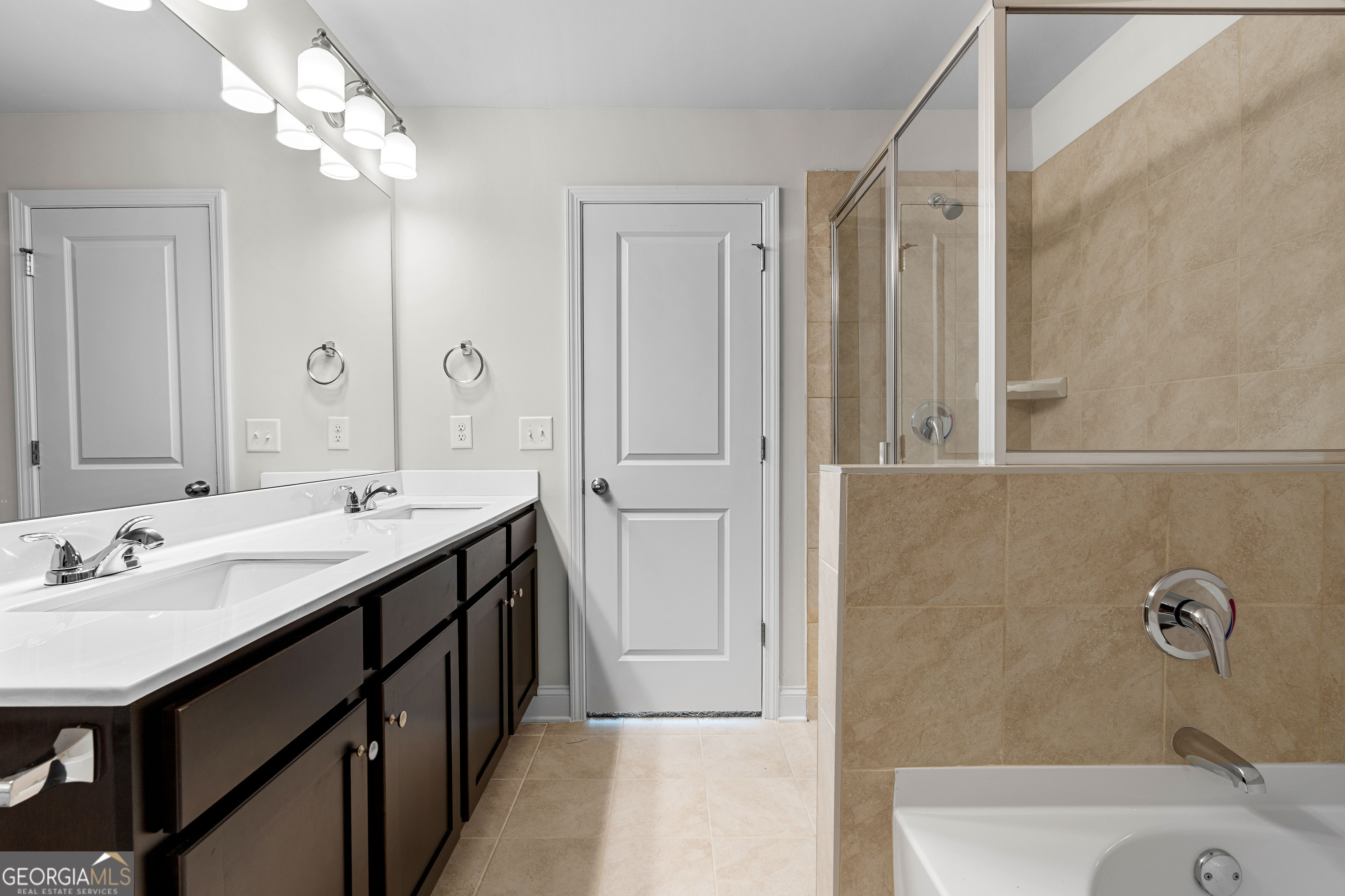 Covington, Georgia 30014, United States, 3 Bedrooms Bedrooms, ,3 BathroomsBathrooms,Residential,Active,197117