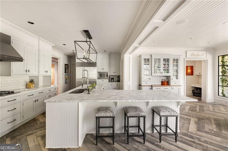 Tuxedo Park - Residential