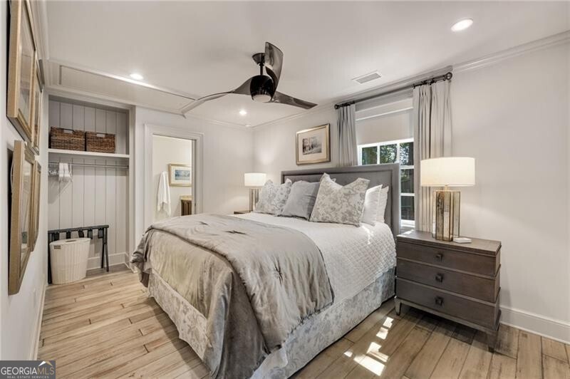 Tuxedo Park - Residential