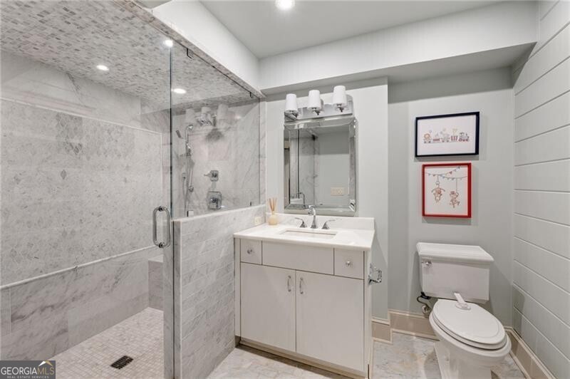 Tuxedo Park - Residential