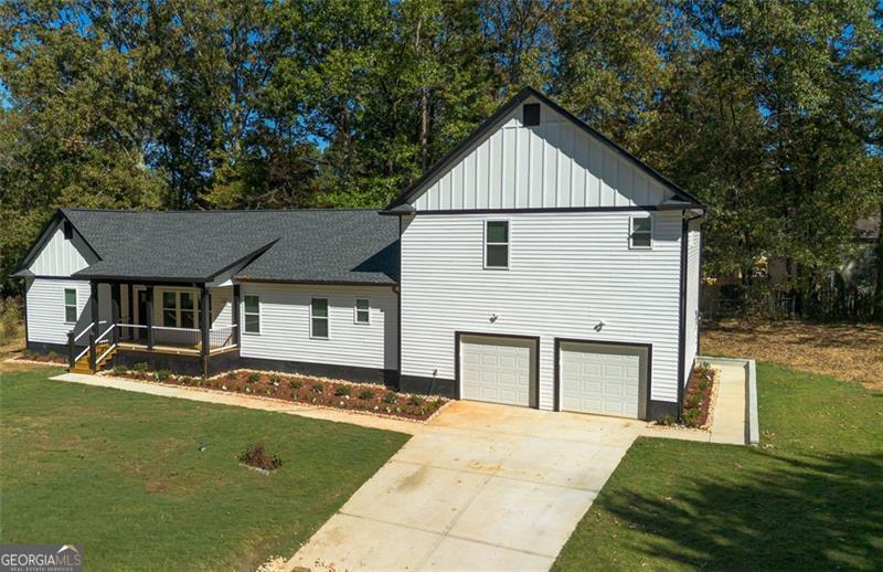 1063 Chapman LN