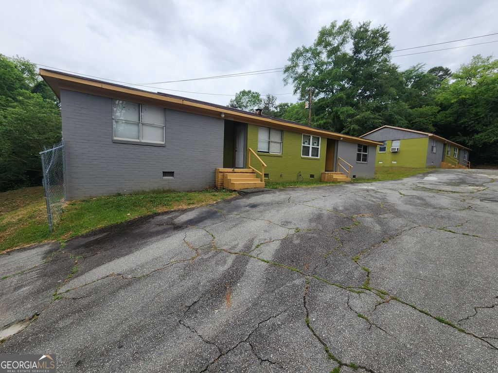Photo of 322 Rogers Place, Macon, GA 31204 (MLS # 10773402)