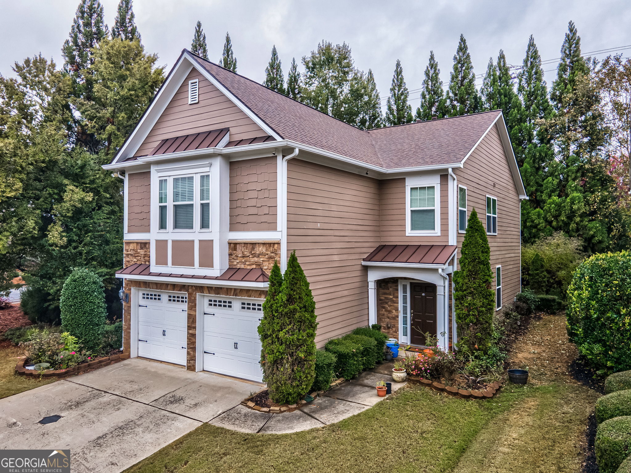 Don't miss this beautiful house in a desired school district! Easy access to GA 400 Exit 13. Downstairs, the large kitchen opens up to family room with fireplace. Separate dining room has plenty of room for the whole family! Upstairs, the oversized master suite features a separate tub and shower and walk-in closet. Great community with pool & tennis access. Available for move-in starting September 4th with deposits due to hold property. Credit score 650+ required. Gross household income must be 2.5x rent with 6 months of paystubs and bank statements to verify. No evictions, late rent payments, debt to prior landlords, bankruptcy, or criminal convictions. Tenant pays all utilities, including $50.15 sewer fee to HOA.