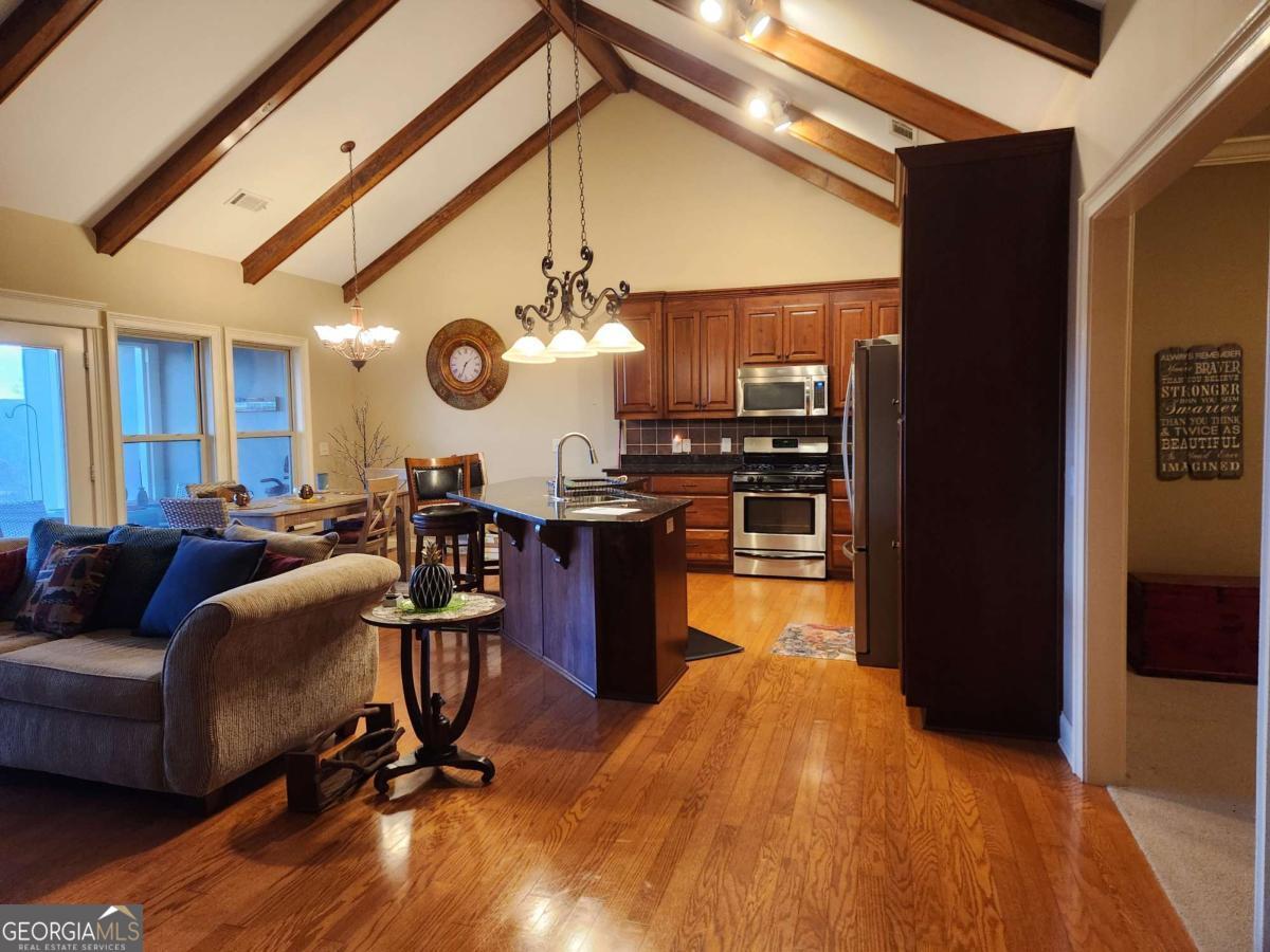 85 SUMMIT CANYON RD H102