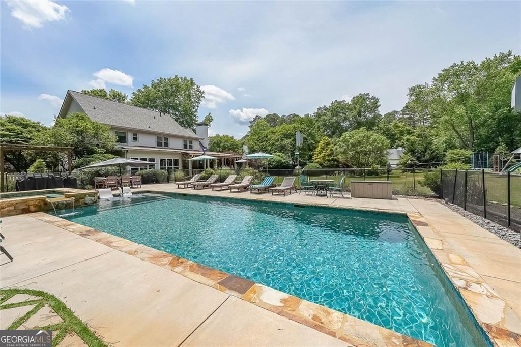 4135 Creekwood DR