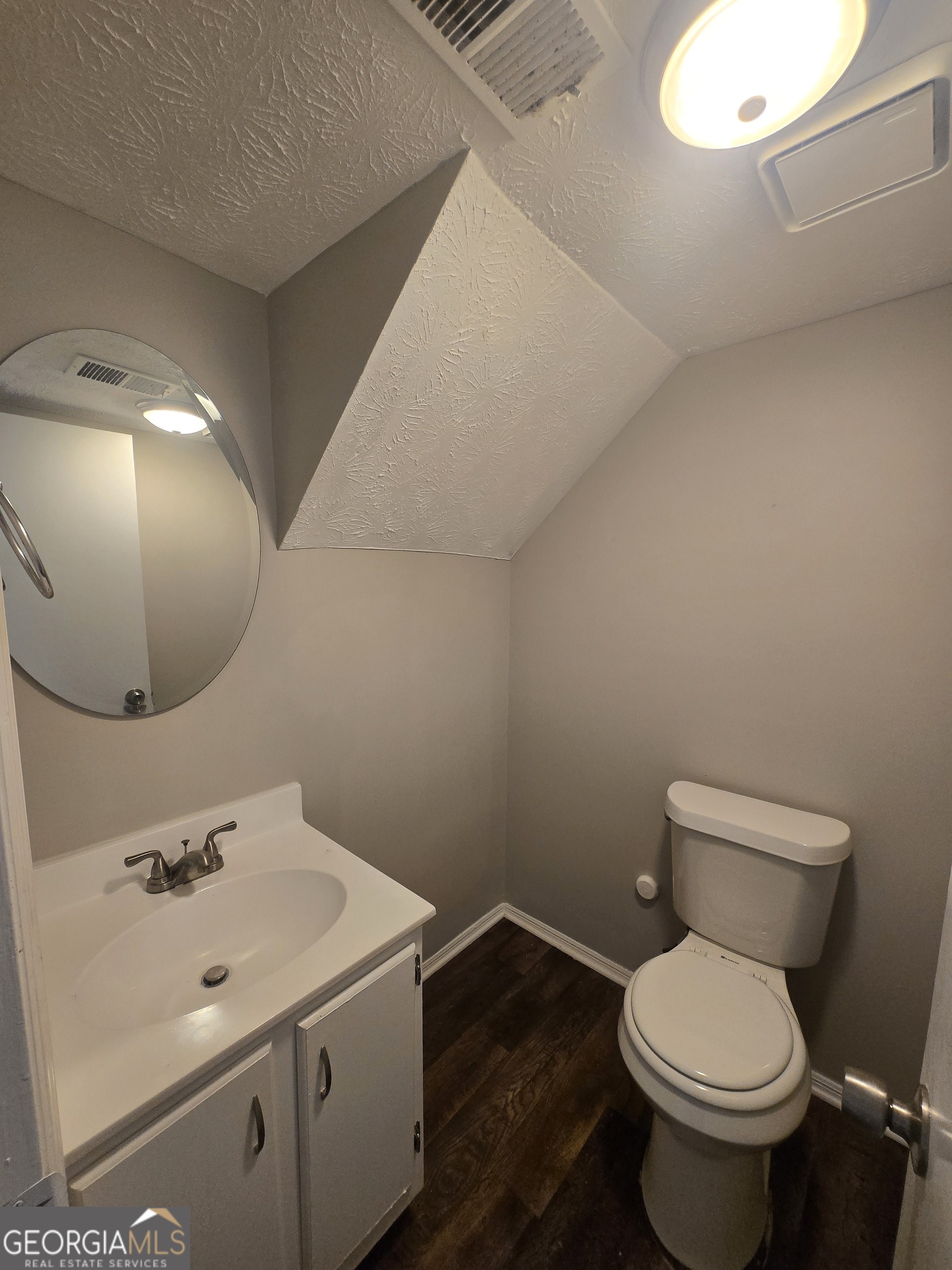 1004 Pine Tree TRL