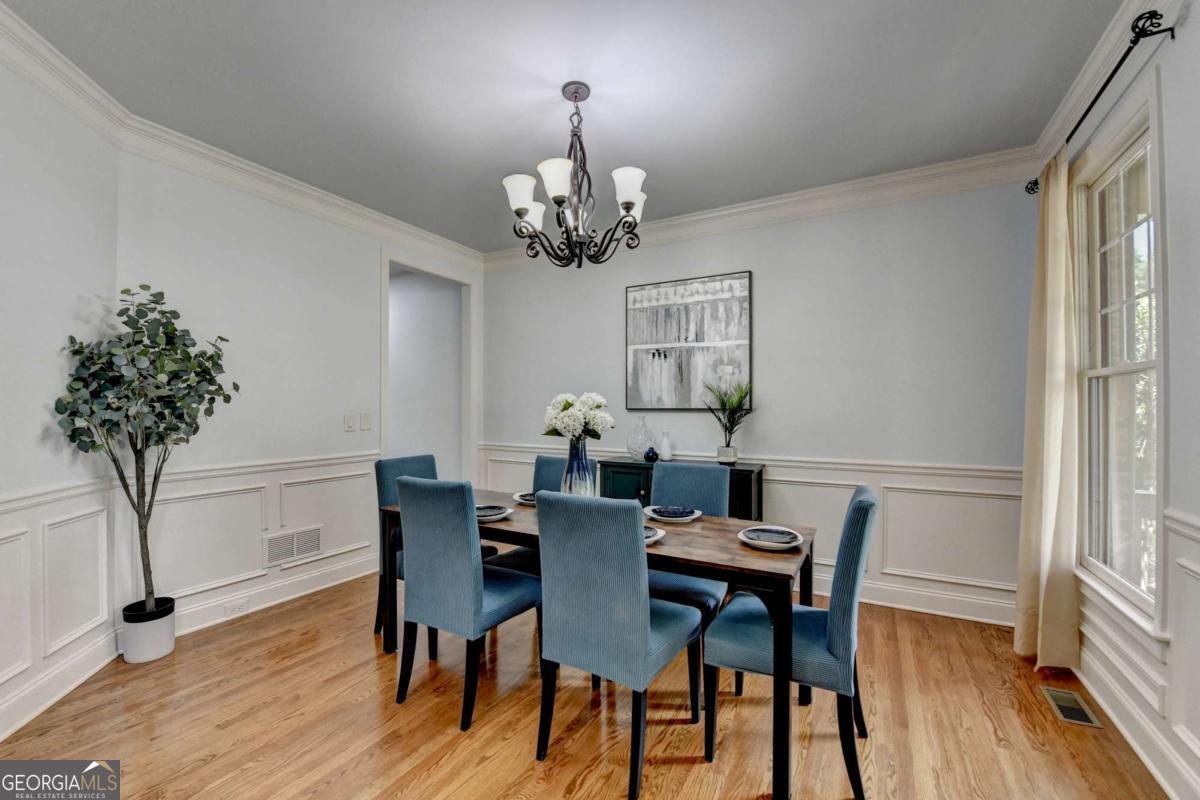 837 Village Manor PL