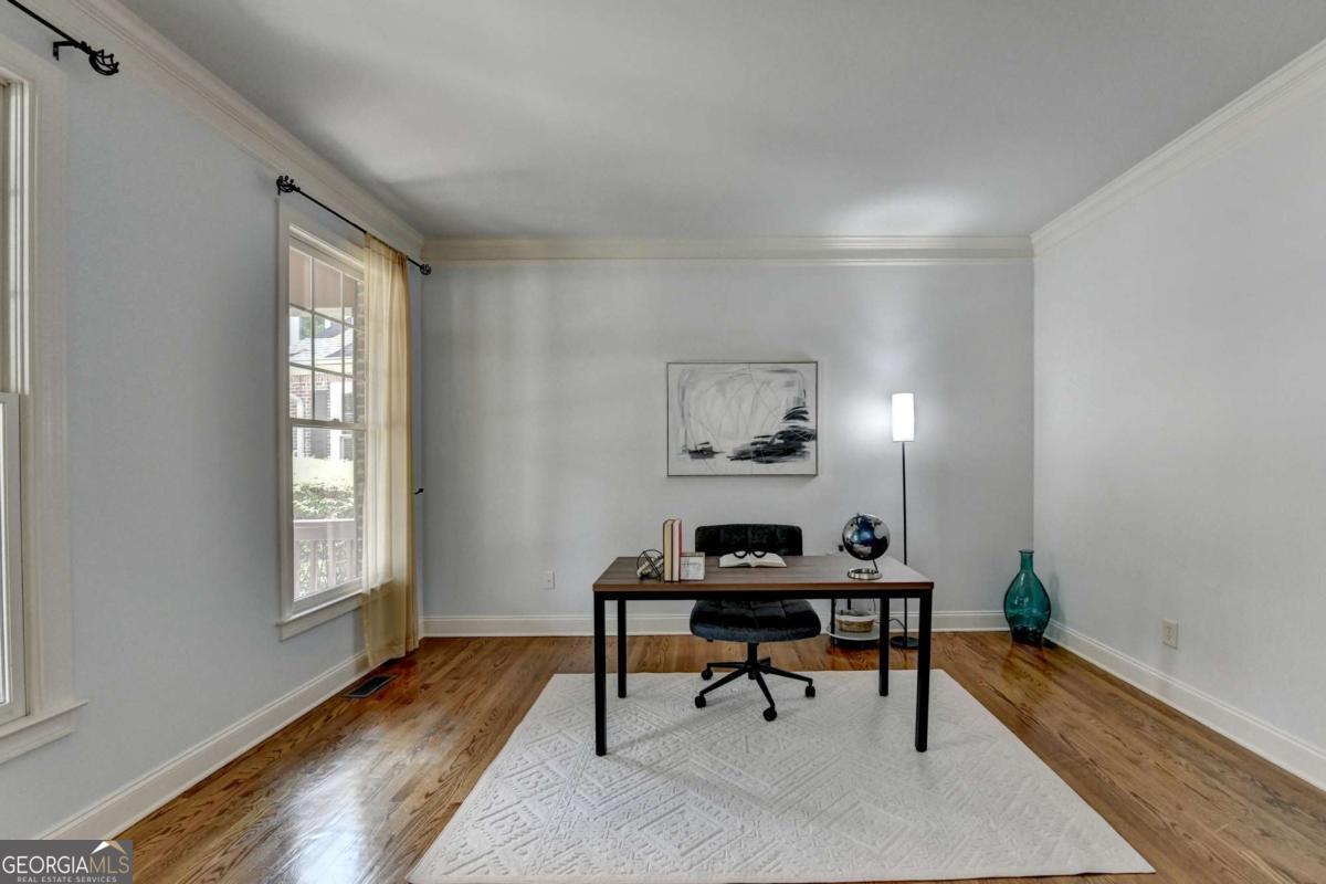 837 Village Manor PL