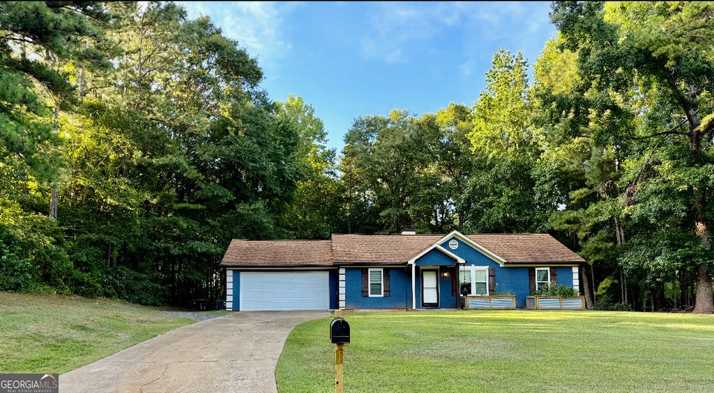 Photo of 148 Apache Point, Senoia, GA 30276 (MLS # 10665042)