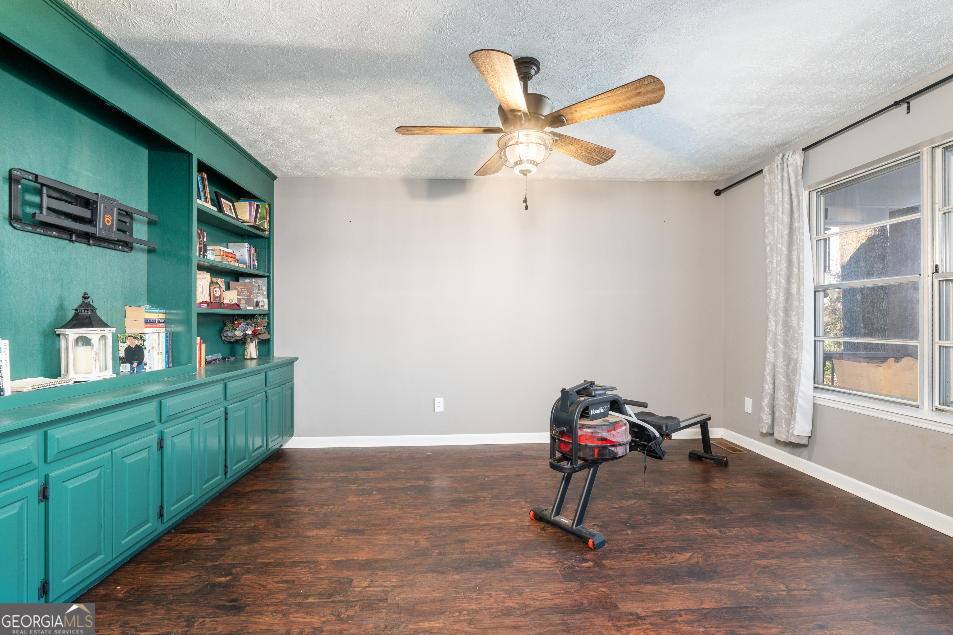 258 Woodfield WAY