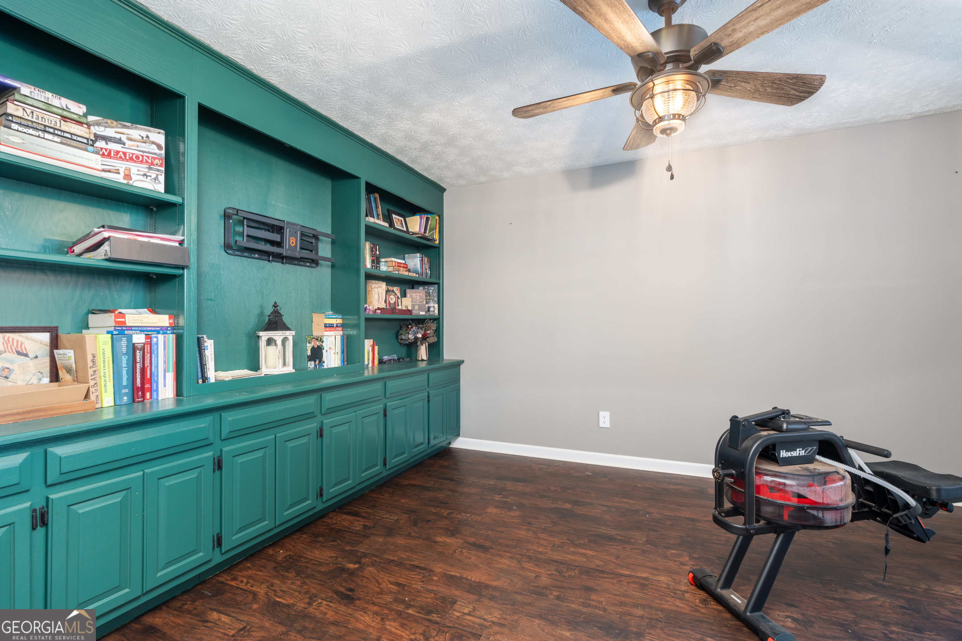 258 Woodfield WAY