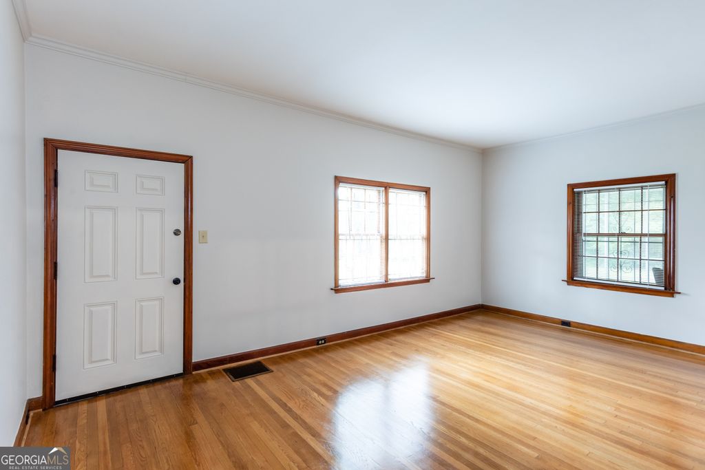 Photo of 2111 M L King Jr Drive NW, Atlanta, GA 30310 (MLS # 10769139)