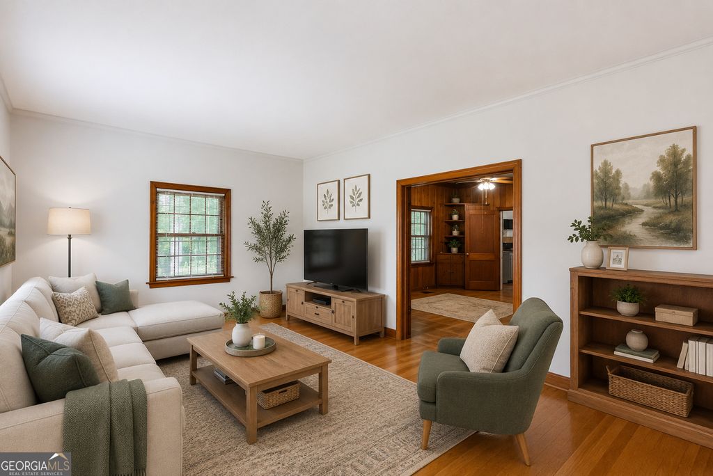 Photo of 2111 M L King Jr Drive NW, Atlanta, GA 30310 (MLS # 10769139)