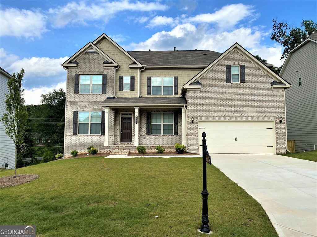 Photo of 5595 Mirror Lake Drive, Cumming, GA 30028 (MLS # 10728111)