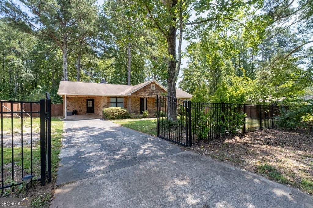 Photo of 1382 Cave Springs Road, Douglasville, GA 30134 (MLS # 10823514)