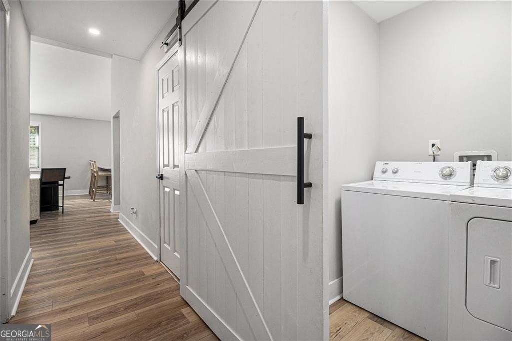 3795 King Edward TRL SW