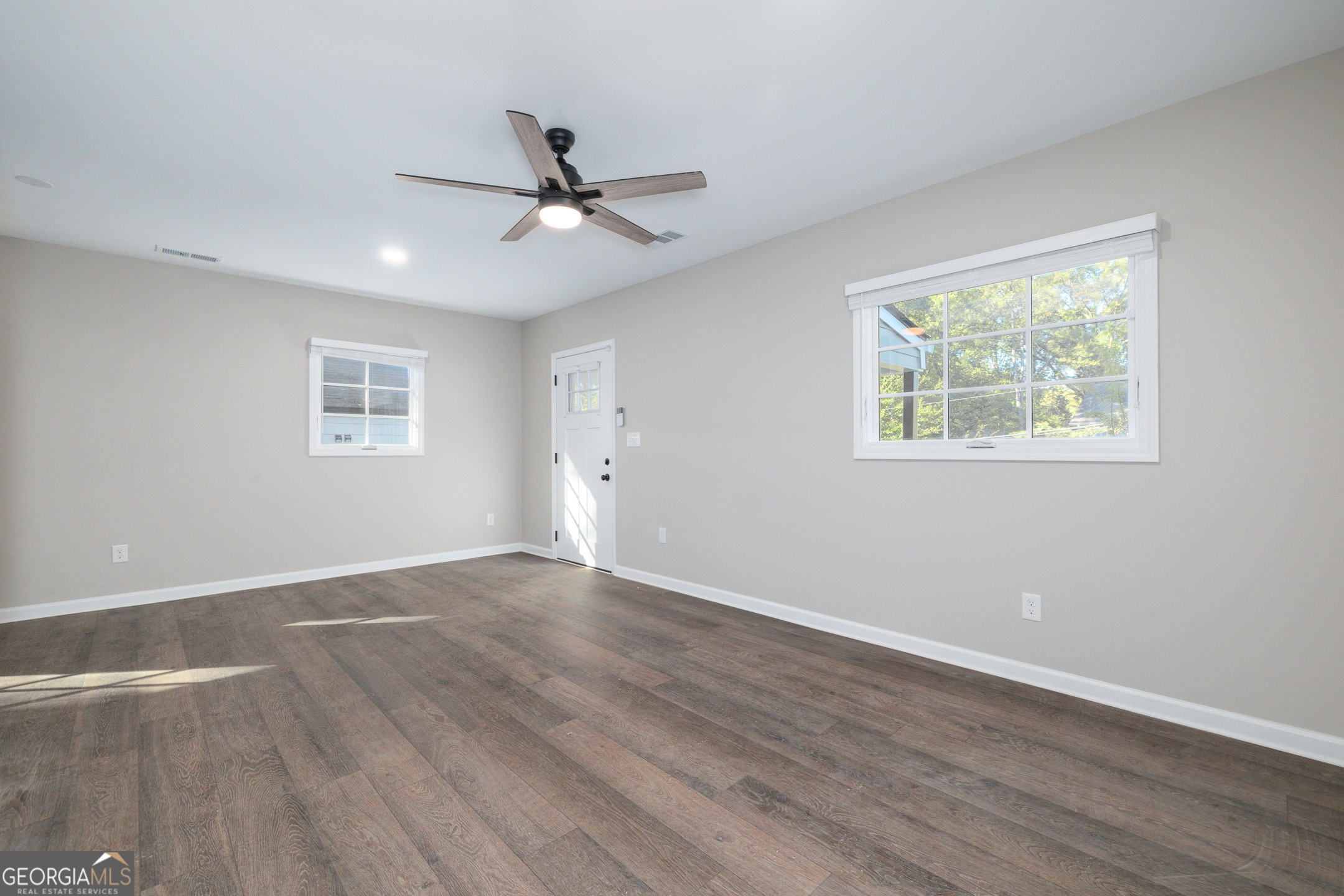 Atlanta, Georgia 30310, United States, 3 Bedrooms Bedrooms, ,2 BathroomsBathrooms,Residential,Active,37324