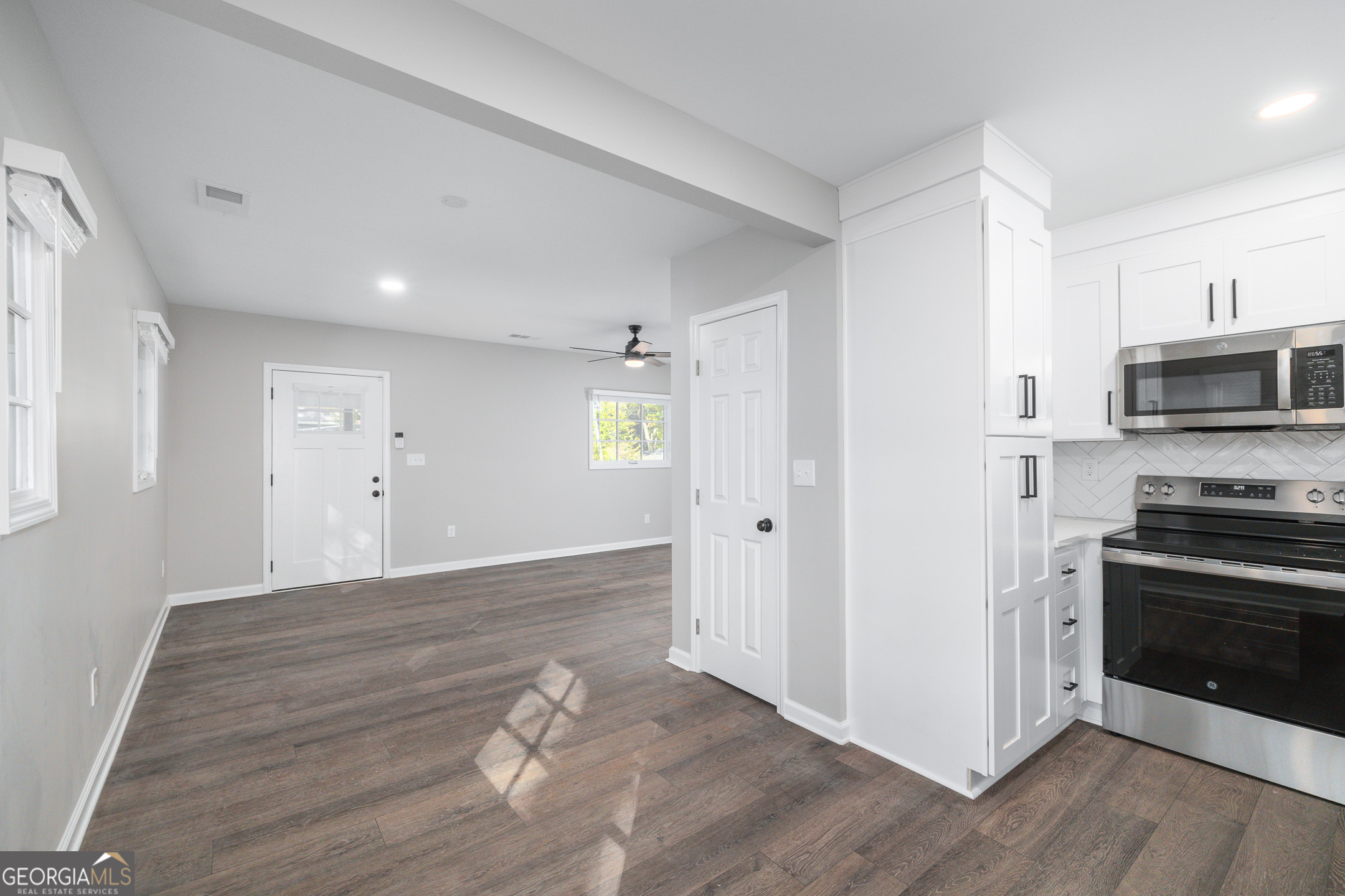 Atlanta, Georgia 30310, United States, 3 Bedrooms Bedrooms, ,2 BathroomsBathrooms,Residential,Active,37324