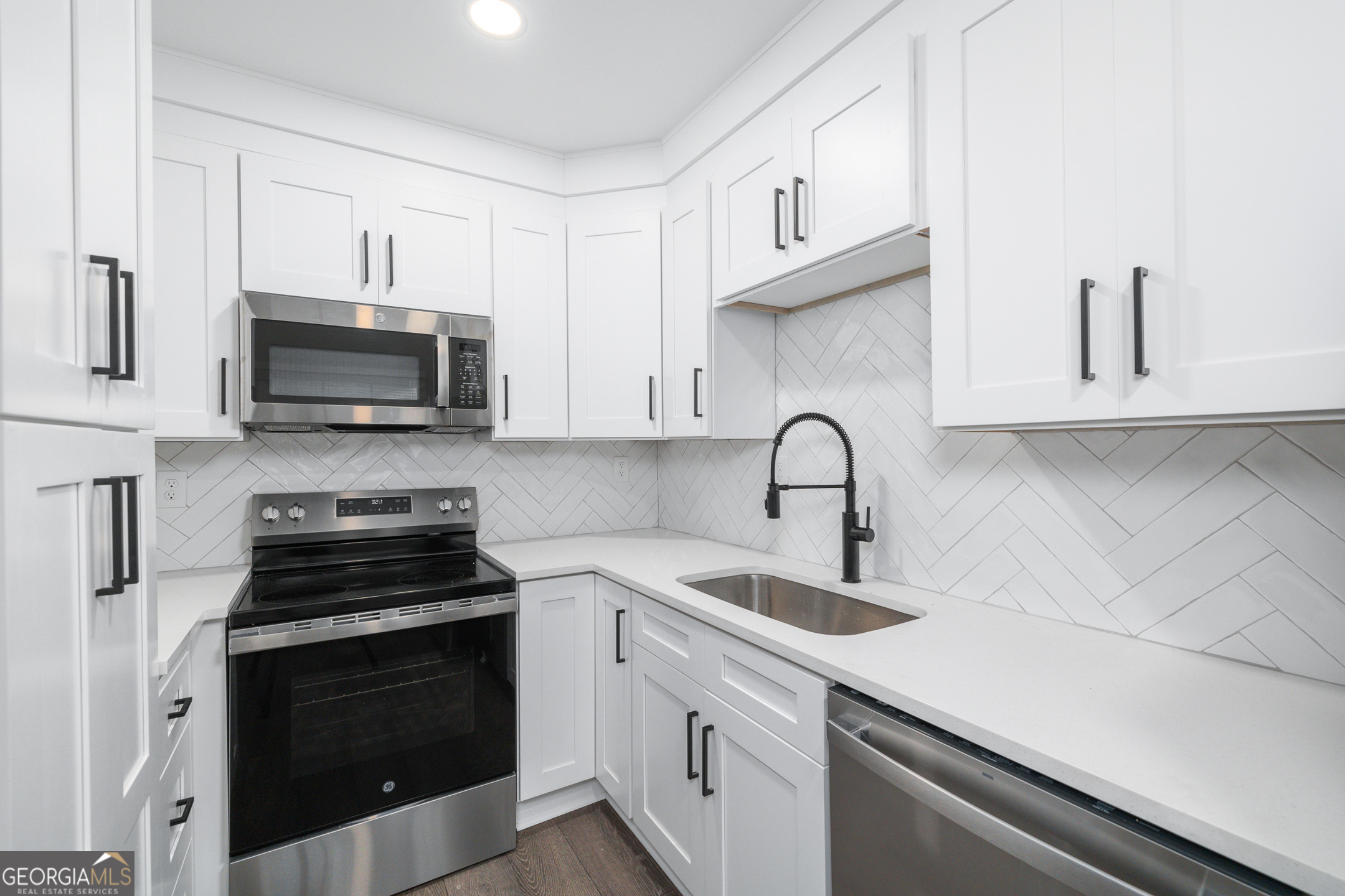 Atlanta, Georgia 30310, United States, 3 Bedrooms Bedrooms, ,2 BathroomsBathrooms,Residential,Active,37324