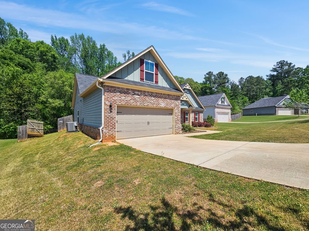 Photo of 213 Graydon Court, Locust Grove, GA 30248 (MLS # 10740601)