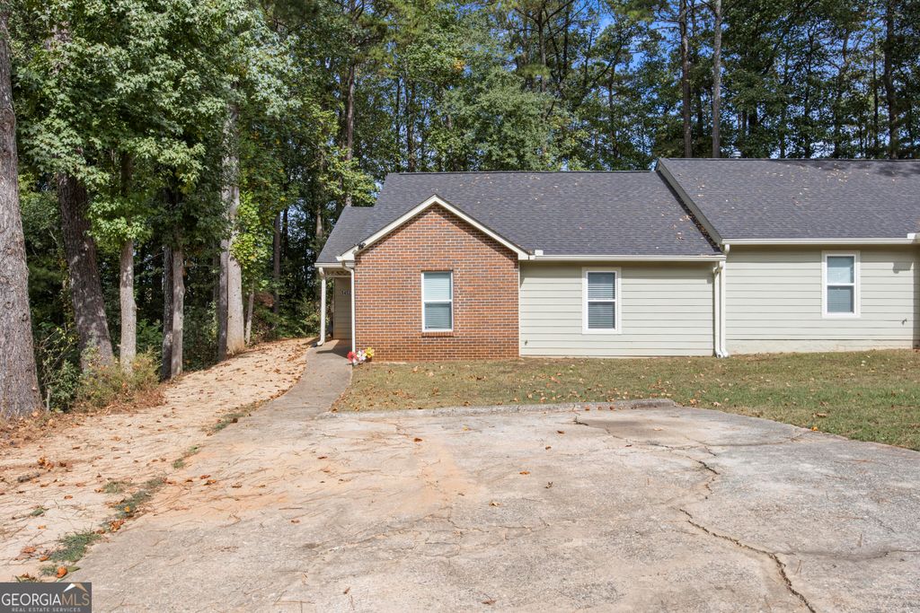 Photo of 5452 Glen Haven Drive, Atlanta, GA 30349 (MLS # 10661877)