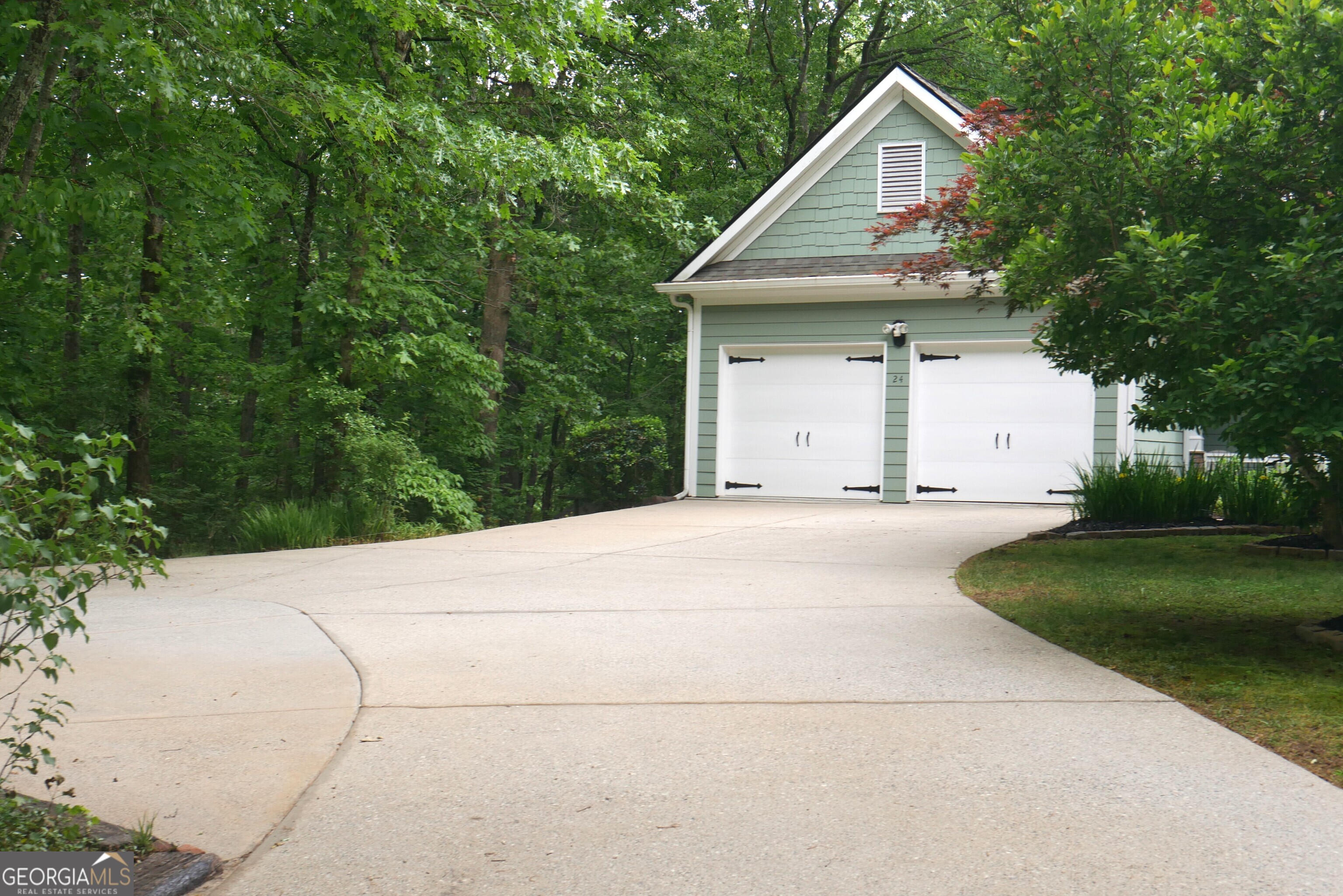 24 Lake Laurel DR